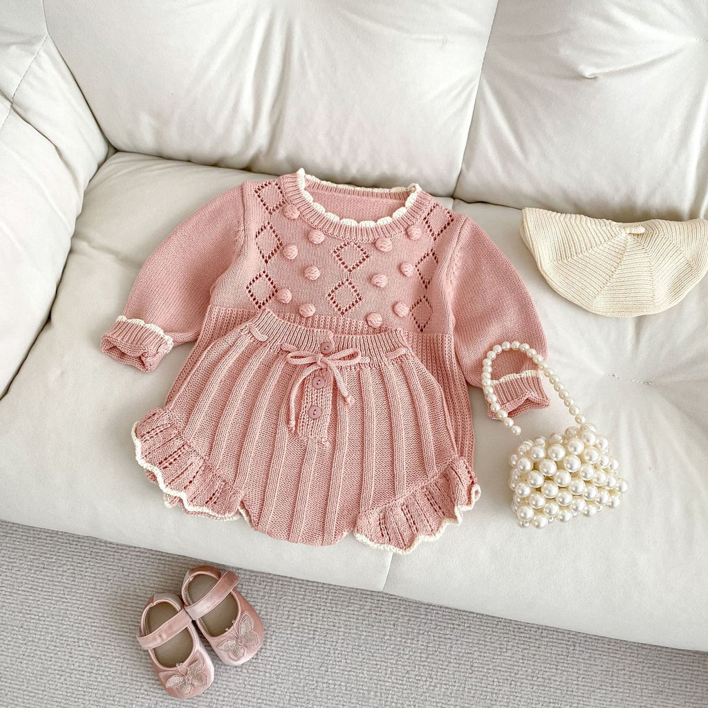 Autumn And Winter New 0-3 Years Old Baby Girl Scalloped Sweater Handmade Ball Top Shorts Suit