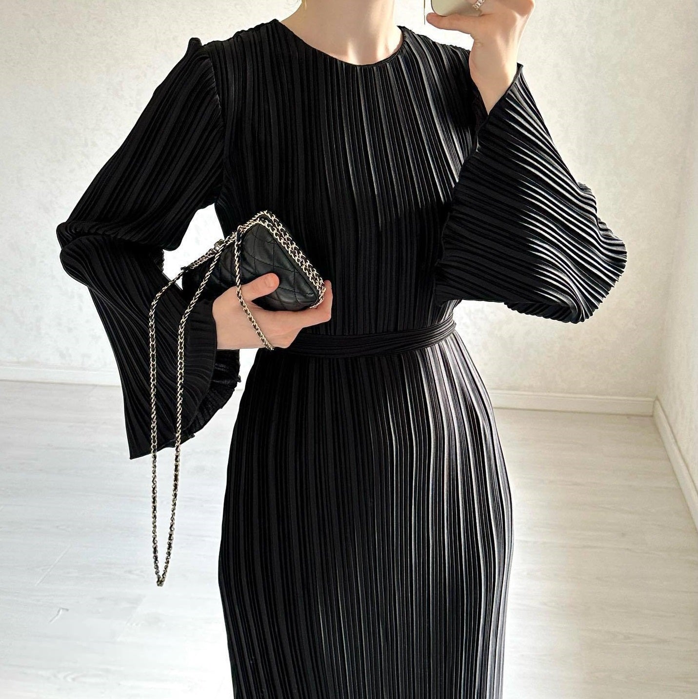 Elegant Pleated Bell Sleeve Mid-length Dress Women's Clothing